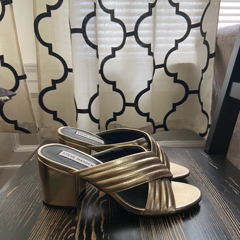 NWOT gold Steve Madden cross mule heels